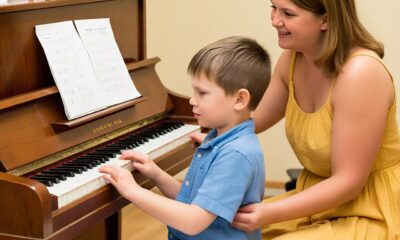 A inclusão musical através do piano torna-se uma ferramenta poderosa de desenvolvimento motor, emocional e social para jovens com autismo. Foto: Freepik