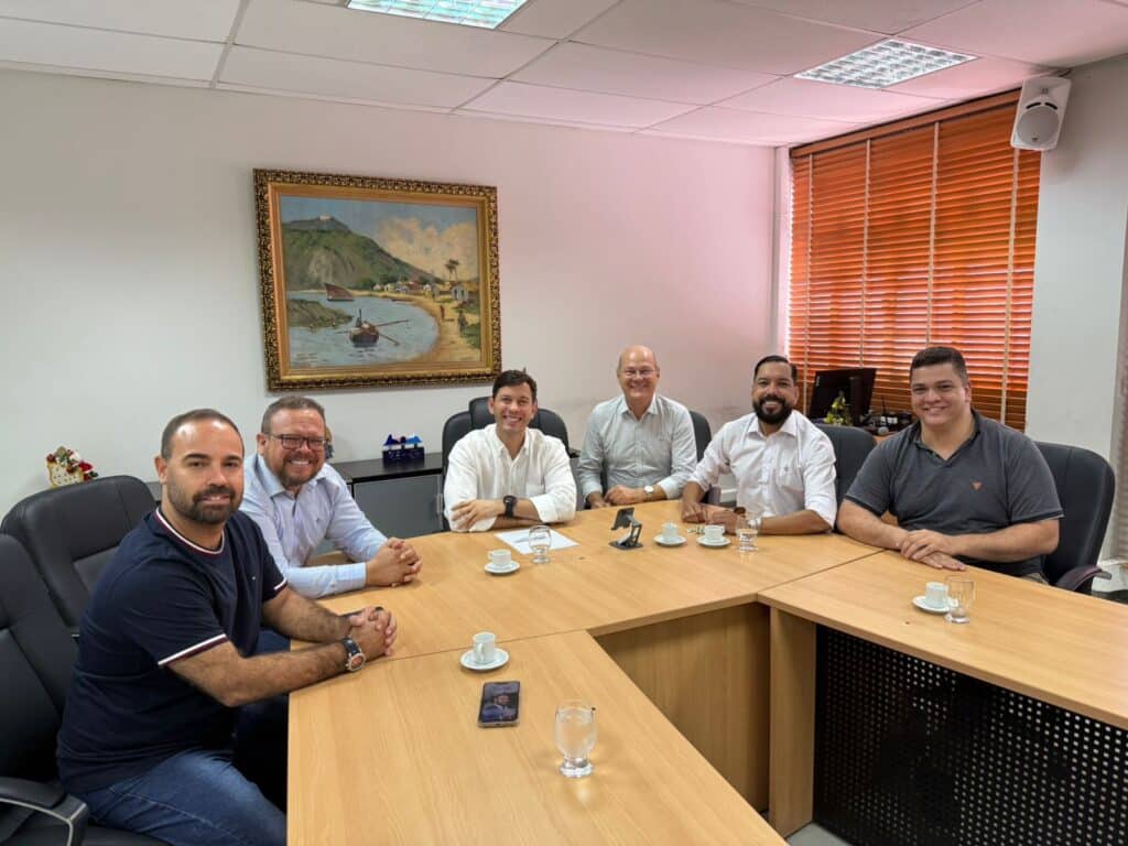 Arnaldinho se reuniu, na última sexta-feira (2), com Cael e os vereadores Flavio Pires, Rogério Cardoso, Devacir Rabello e Renzo Mendes