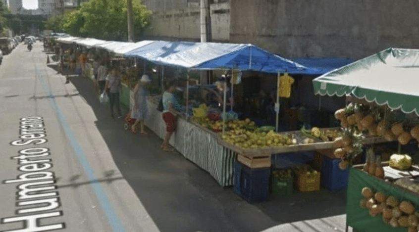 Feira livre da R. Humberto Serrano, na Praia da Costa, em Vila Velha