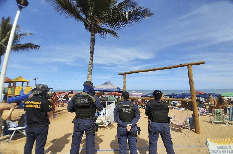 Guarda Municipal da Serra na praia de Manguinhos