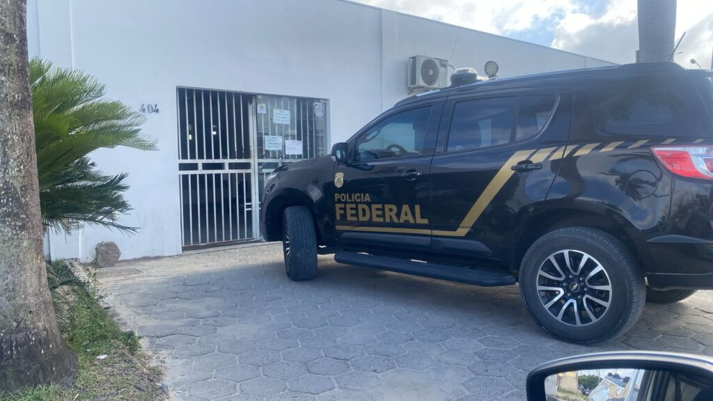 PF investiga desvio de dinheiro em prefeituras do ES