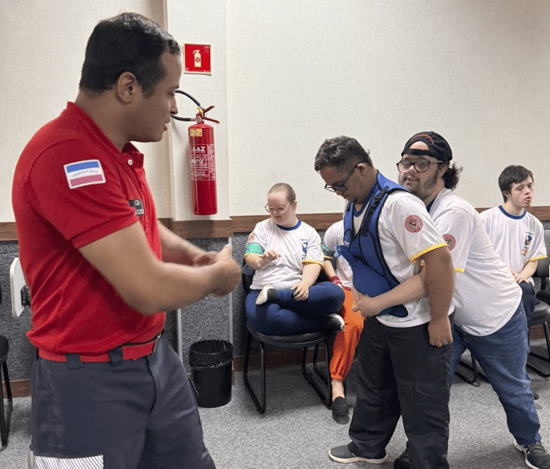 Corpo de Bombeiros forma segunda turma de brigadistas com síndrome de Down