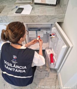 Vigilância Sanitária realizou inspeção na clílica do biomédico indiciado. Foto Divulgação PC