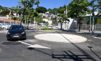 Nova rotatória no cruzamento da avenida Vitória com a rua Hermes Curry Carneiro. Foto: Marcos Salles