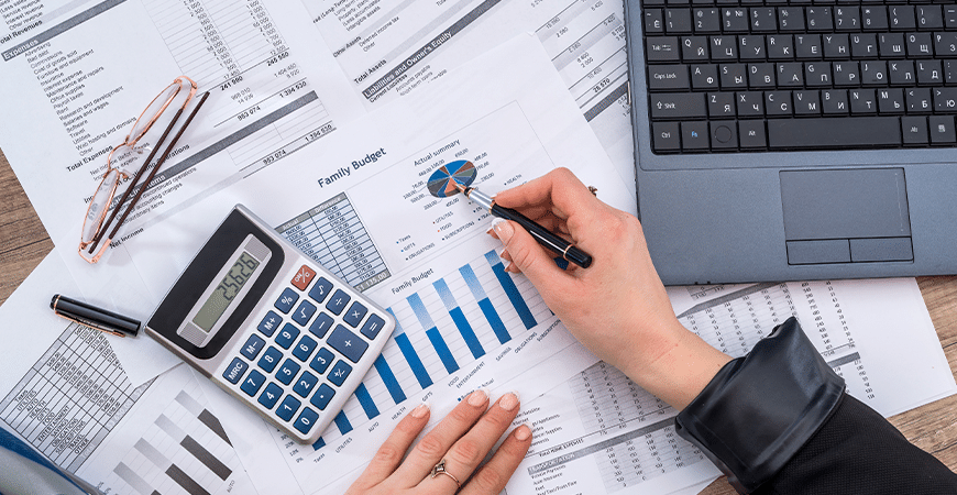 Pacote de ajuste fiscal busca equilíbrio nas contas públicas e recuperação econômica. Foto: Freepik