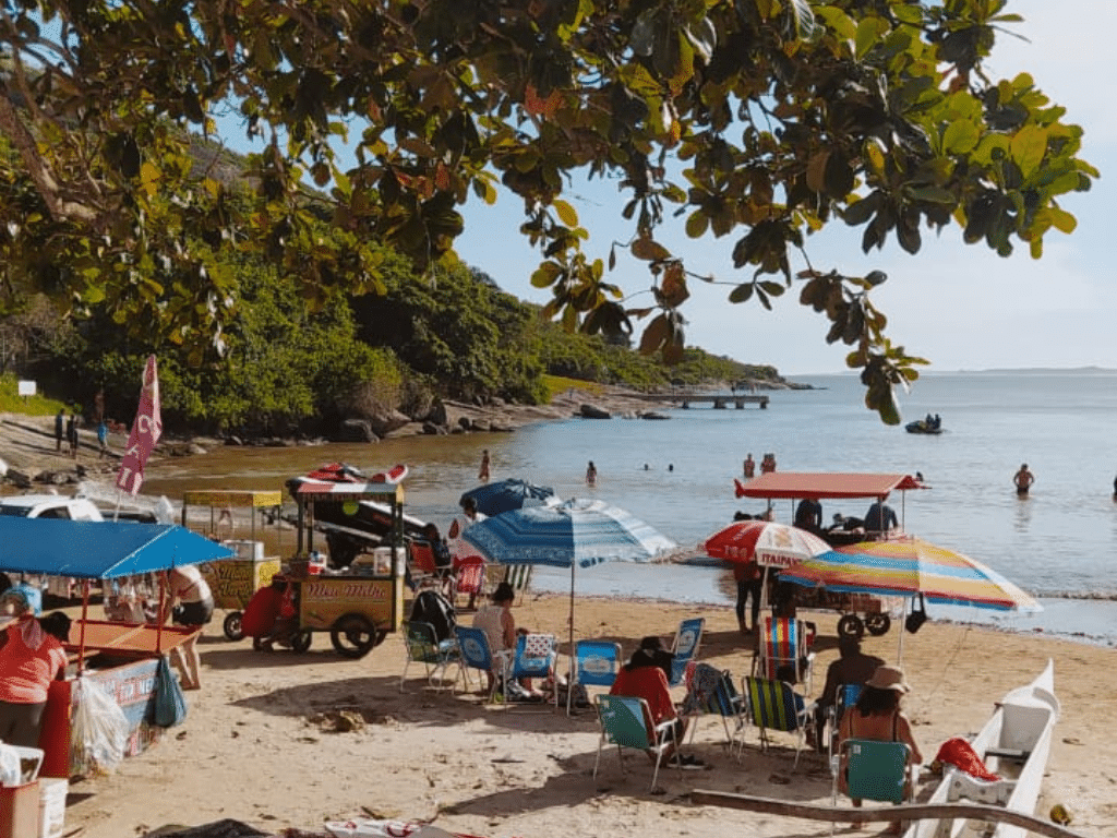 Guarapari divulga agenda do Projeto Novo Verão 2025 com eventos culturais, esportivos e musicais até o carnaval, visando movimentar o turismo e a economia. Foto: Ester Tavares