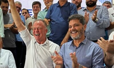 Renato Casagrande e Ricardo Ferraço na ordem de serviço para a construção do Aeroporto de Cachoeiro