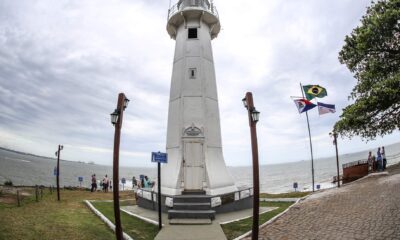 Descubra o encanto do Farol Santa Luzia, um pedaço da história que brilha no coração de Vila Velha. Foto: Everton Nunes