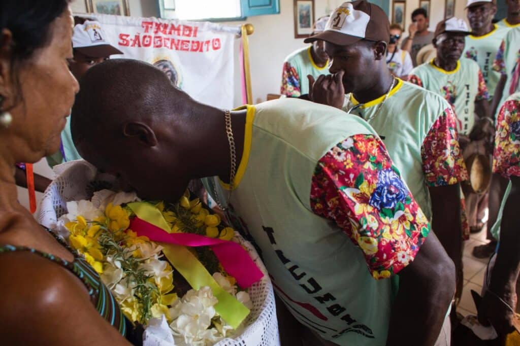 O folclore capixaba une tradição, fé e alegria, celebrando a riqueza cultural de Itaúnas. Foto: Divulgação