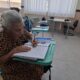 Altina na sala de aula- aos 95 anos, ela retorna aos estudos e inspira colegas na EJA