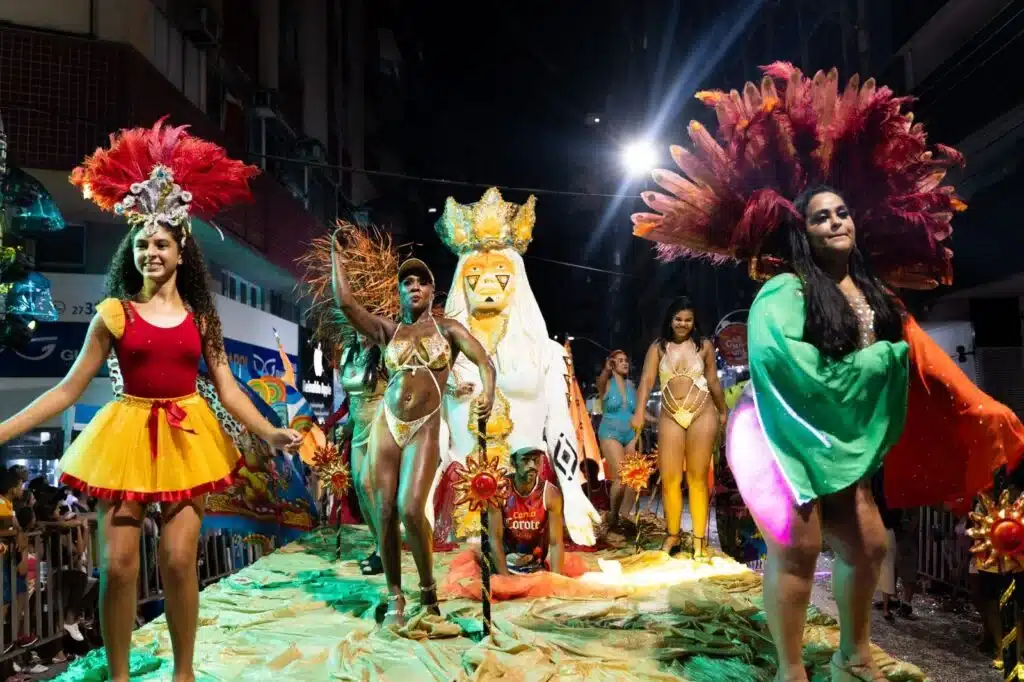 A edição do Carnapari deste ano também apresenta um novo slogan: “Onde o mar embala a folia e o samba vira alegria”. Foto: Divulgação