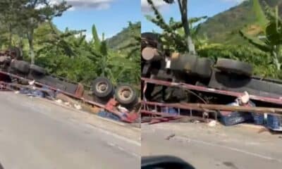 Caminhão tomba em rodovia do ES e galinhas ficam soltas na pista