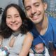 Paulla e Samuel com os filhos, Isaac e Noah, que vieram ao mundo há dois meses e representam a realização de um grande sonho do casal