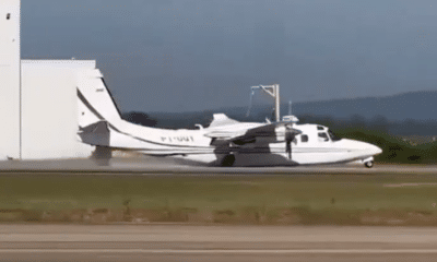 Avião fez pouso de barriga após problema no trem de pouso. Foto: Reprodução