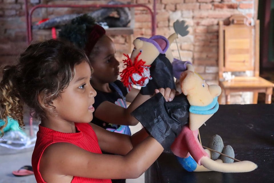 De março a dezembro, sede do Grupo Árvore vira polo de atividades culturais gratuitas, com foco em teatro infantil, yoga e pesquisa cênica para adultos. Foto: Divulgação