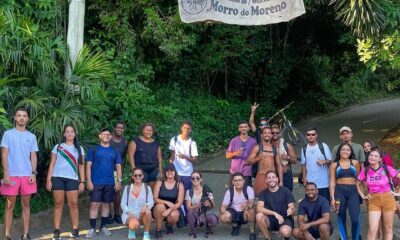 Participantes do Rolê com Rapha desbravam trilhas do Morro do Moreno com vista para Vitória. Foto: Reprodução/ Instagram (@raphaelpagiola)