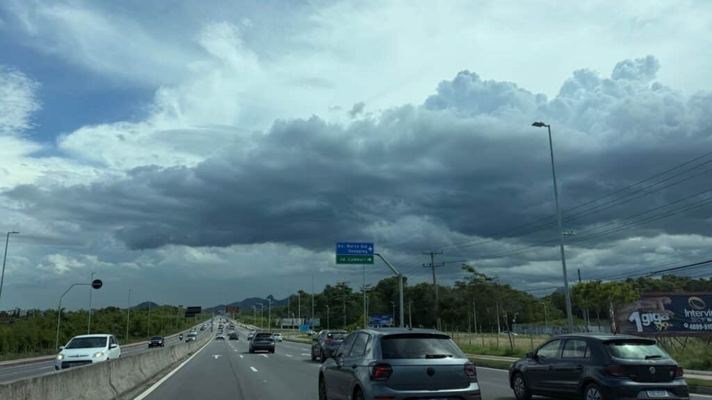 Céu nublado na Serra. Chuva