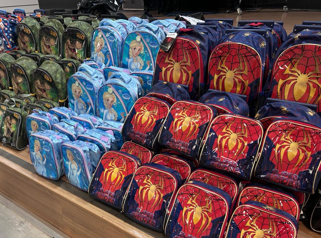 Mochilas também serão vendidas no Feirão Itapuã