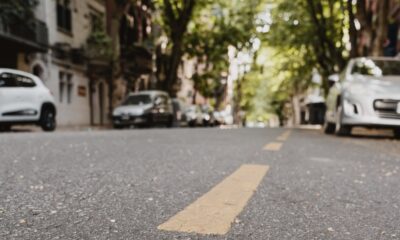 Vaga de estacionamento na rua com rotativo