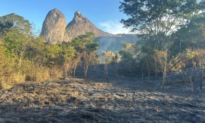 incêndio no Monumento Natural Estadual do Frade e a Freira (Monaff), no Sul do Estado