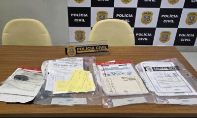 Documentos falsificados apreendidos pela Polícia Civil durante a quinta fase da Operação Falsarius, que investiga fraudes em concursos e na saúde
