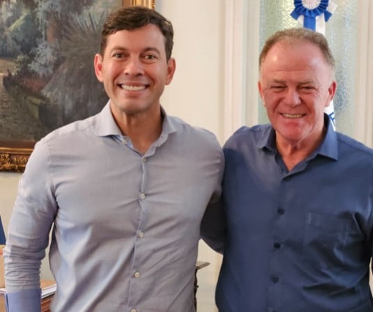 Arnaldinho e Casagrande juntos se reuniram no Palácio Anchieta nesta quarta (21) para aparar arestas. Foto: reprodução Instagram