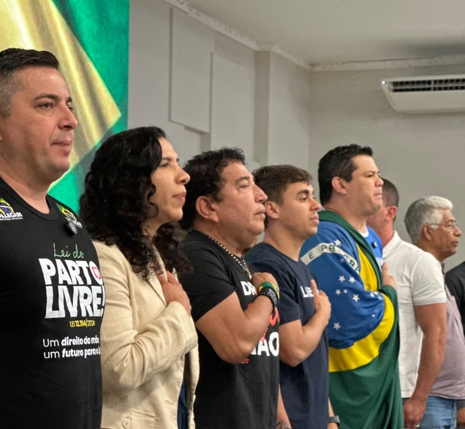No sentido da leitura: Callegari, Maguinha, Magno Malta, Nikolas Ferreira e Gilvan da Federal. Foto: PL-ES
