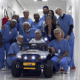 Com sorriso no rosto, pequenos pacientes do HMMI agora seguem para a cirurgia a bordo de um carrinho motorizado, em clima de brincadeira