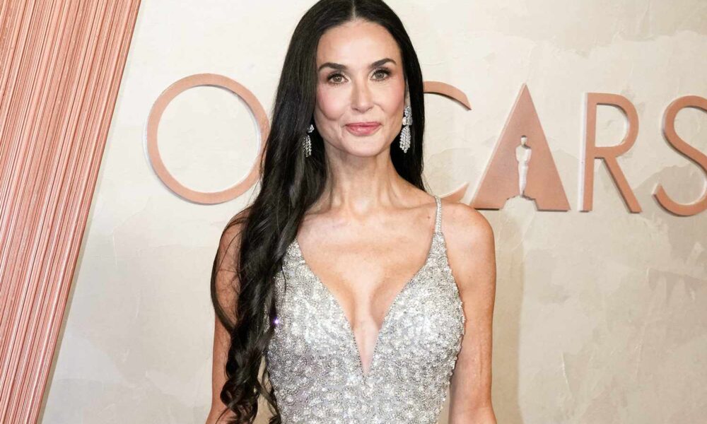 Demi Moore é uma das celebridades que aderiram ao peeling para conquistar o efeito “glass skin”