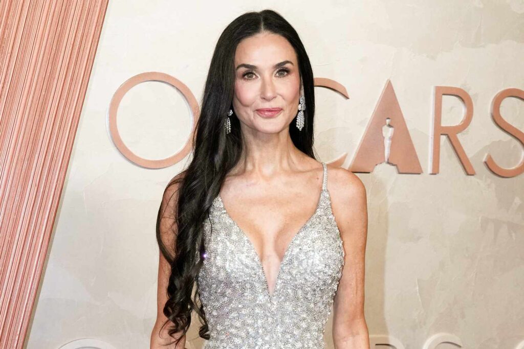 Demi Moore é uma das celebridades que aderiram ao peeling para conquistar o efeito “glass skin”