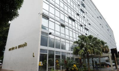 MEC decreta que cursos como medicina precisam ser presenciais. Foto: Marcos Oliveira/Agência Senado