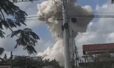 Fumaça provocada pela explosão em uma fábrica na zona rural de São Mateus, no Norte do Espírito Santo, na manhã desta quarta-feira (21)