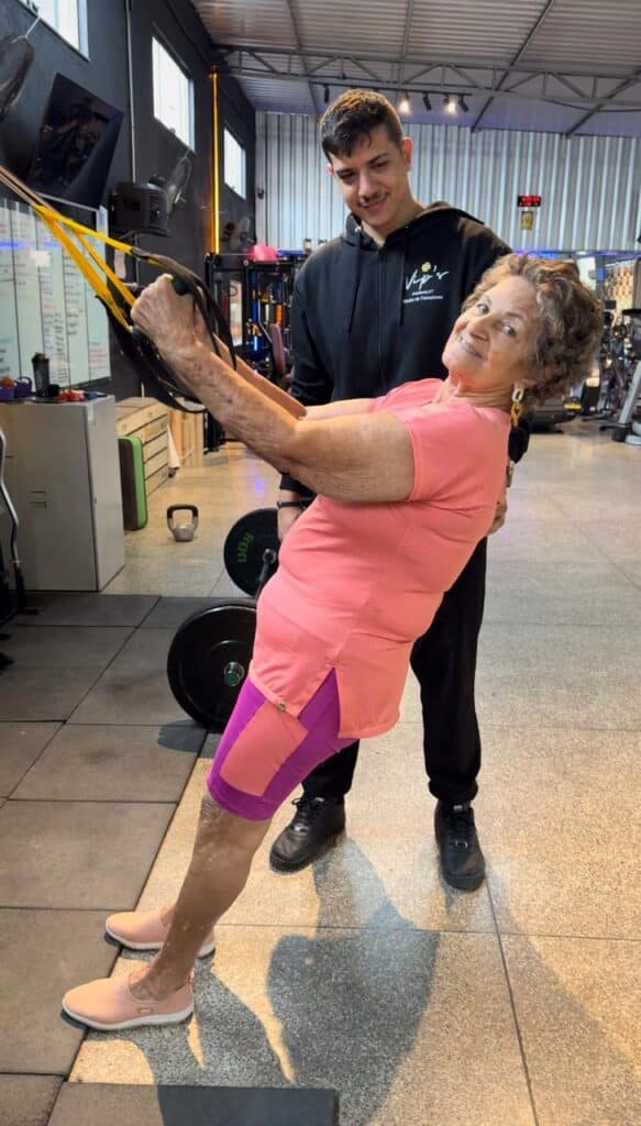 Há um ano, dona Josefa é atendida pelo treinador Jeiverson Gobbo