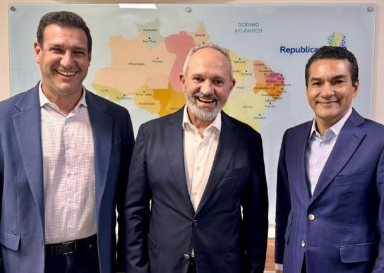 No sentido da leitura: Roberto Carneiro, Paulo Hartung e Marcos Pereira