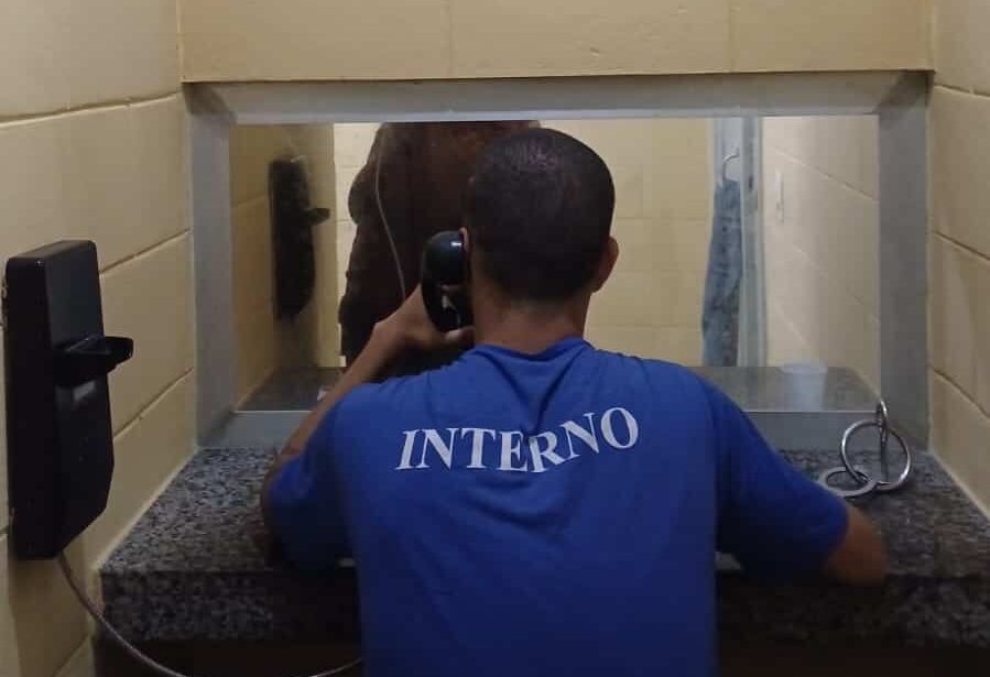 Parlatório de presídio do Espírito Santo