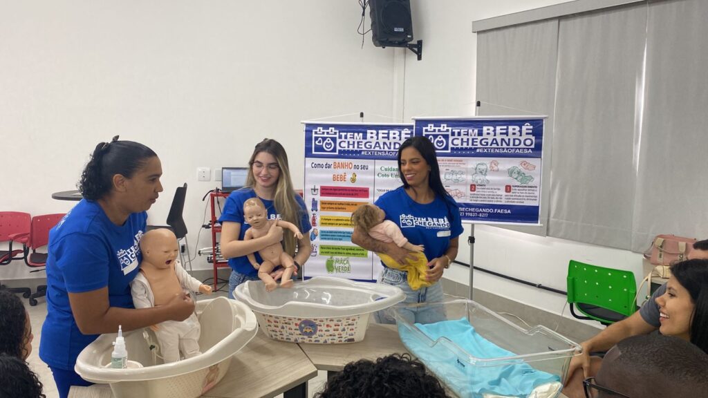 Práticas de parto são ensinadas no projeto. Foto: Divulgação
