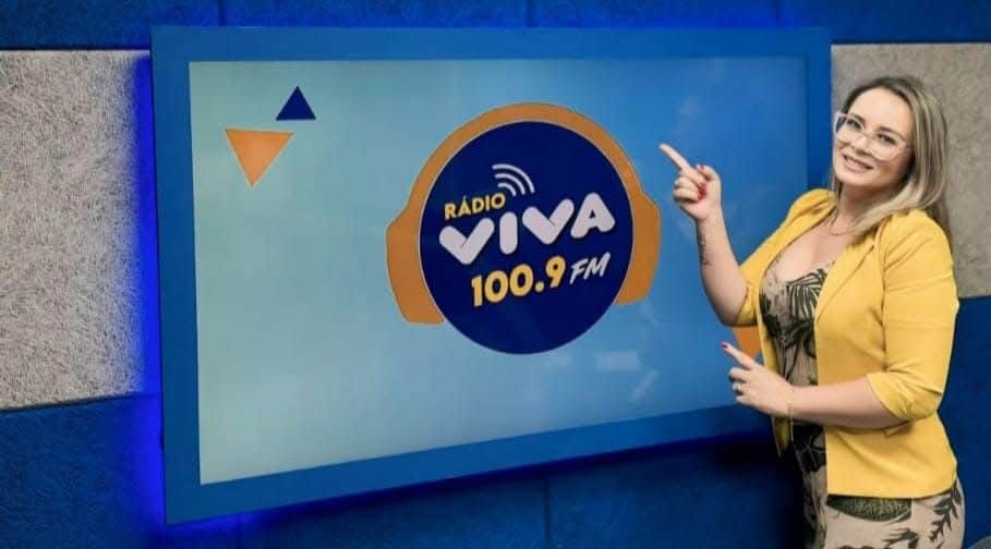 Rafaela Clezar apresenta o programa Manhã VIVA das 6h às 10h