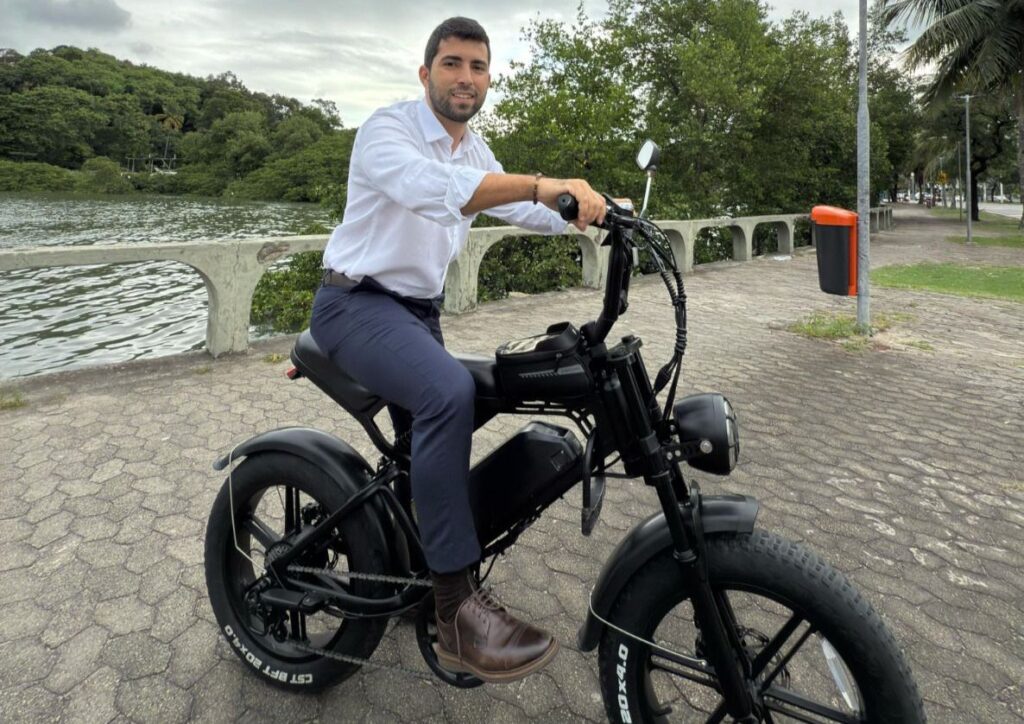 O vereador Aylton Dadalto é autor do projeto impõe mais rigor para as bikes elétricas. Foto: Divulgação