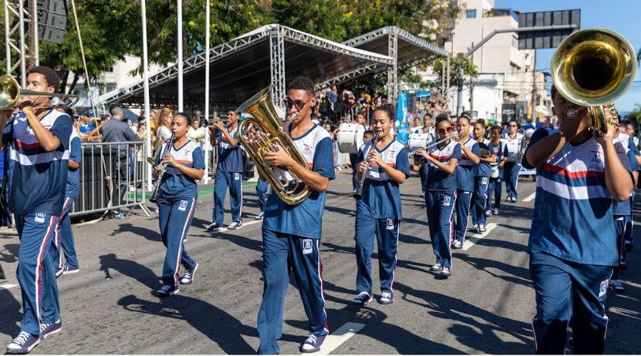 Vila Velha celebra 490 anos com desfile cívico-militar, transposição do fogo simbólico e shows na Prainha. Foto: Divulgação/Prefeitura de Vila Velha