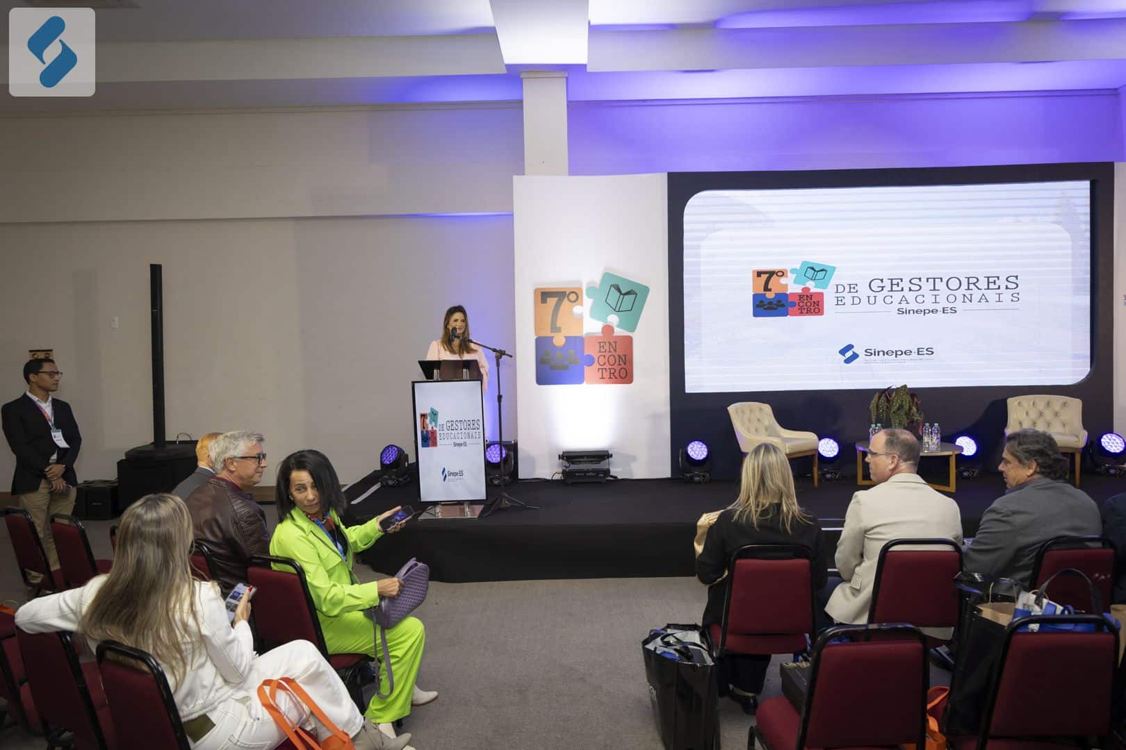 O 8º Encontro de Gestores do Sinepe/ES reúne líderes educacionais em Pedra Azul (31/05) para alinhar instituições capixabas às tendências globais. Foto: Divulgação/Sinepe ES