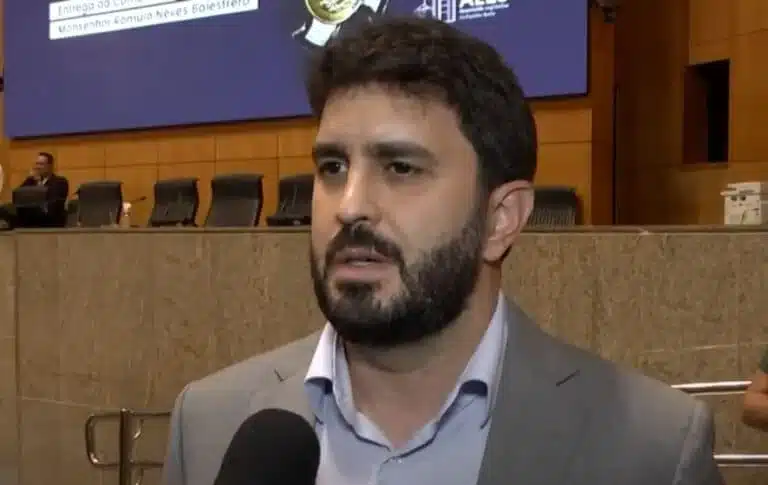 O presidente do Grupo Sim, João Resegue, destacou o orgulho em receber a comenda. Foto: Reprodução/TV Sim