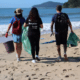 Com intervenções artísticas em praias movimentadas, o Instituto Últimos Refúgios conscientização ambiental no centro do debate. Foto: Divulgação