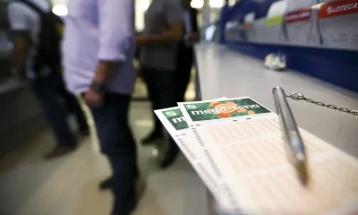O prêmio da Mega-Sena acumulou e está estimado em R$ 68 milhões para o próximo sorteio. Foto: Marcello Casal Jr/ Agência Brasil