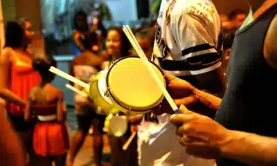 Com casas de samba de Serra a Vila Velha, o samba ao vivo na Grande Vitória mantém o ritmo tradicional e atrai novas gerações no ES. Foto: Reprodução/Internet