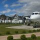 Avião e bangalôs estarão disponíveis para hóspedes a partir de 20 de julho