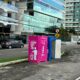 Banheiros químicos instalados na orla de Vila Velha