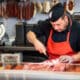 Profissional em atuação no setor de carnes, segmento que será destaque no concurso promovido pela Acaps Trade Show
