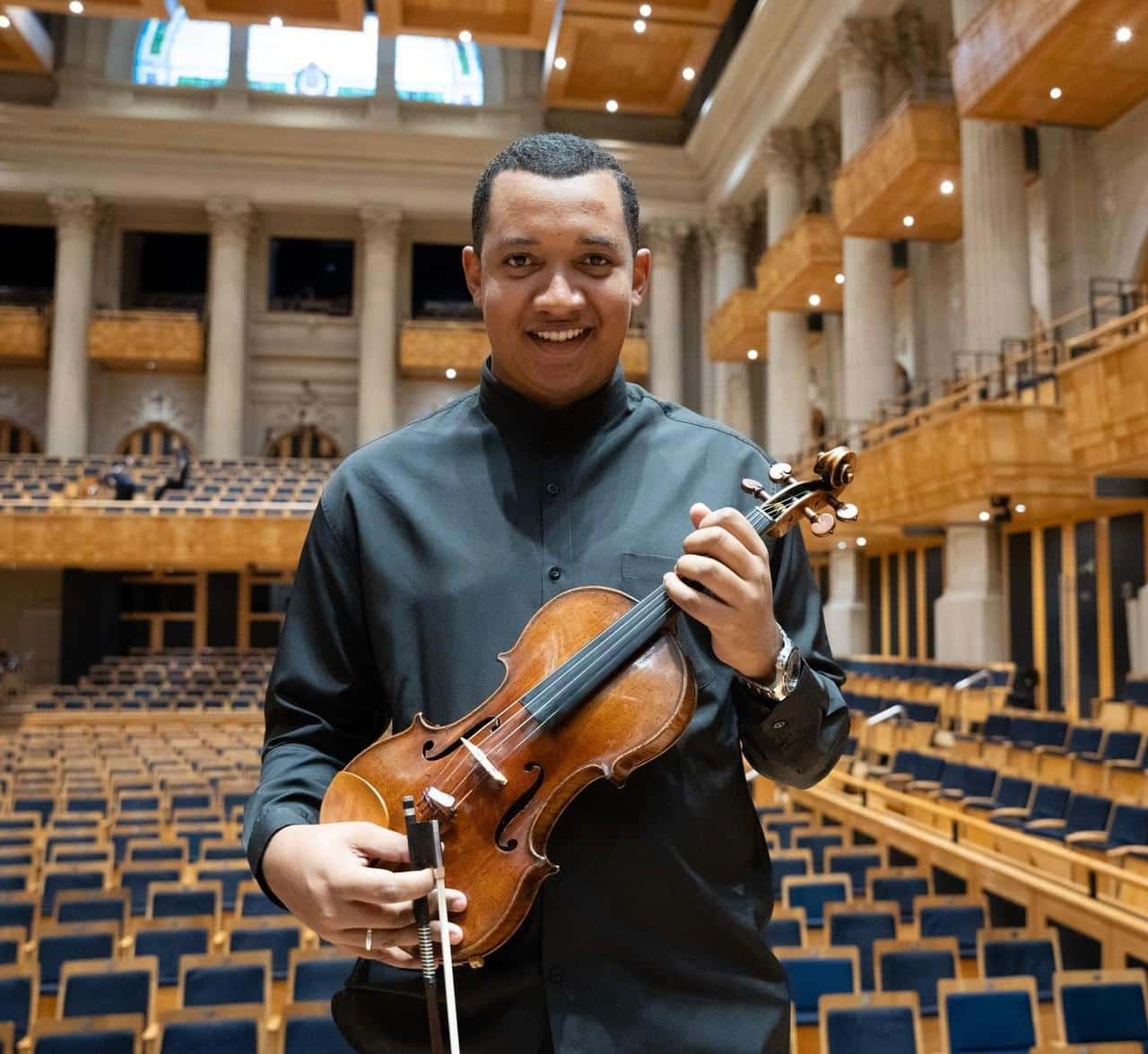 Violinista da Camerata Sesi/ES, Danyel Ignacio, é selecionado para academia internacional na Alemanha e leva a música erudita brasileira a novos palcos. Foto: Divulgação