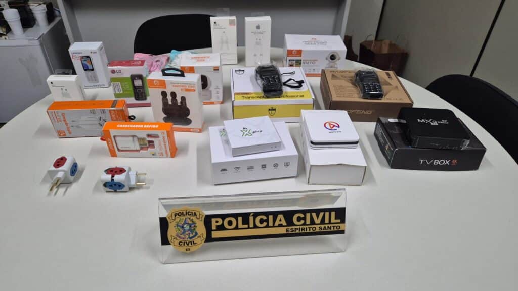 Dono de loja no Centro de Vitória é preso por vender produtos piratas 2