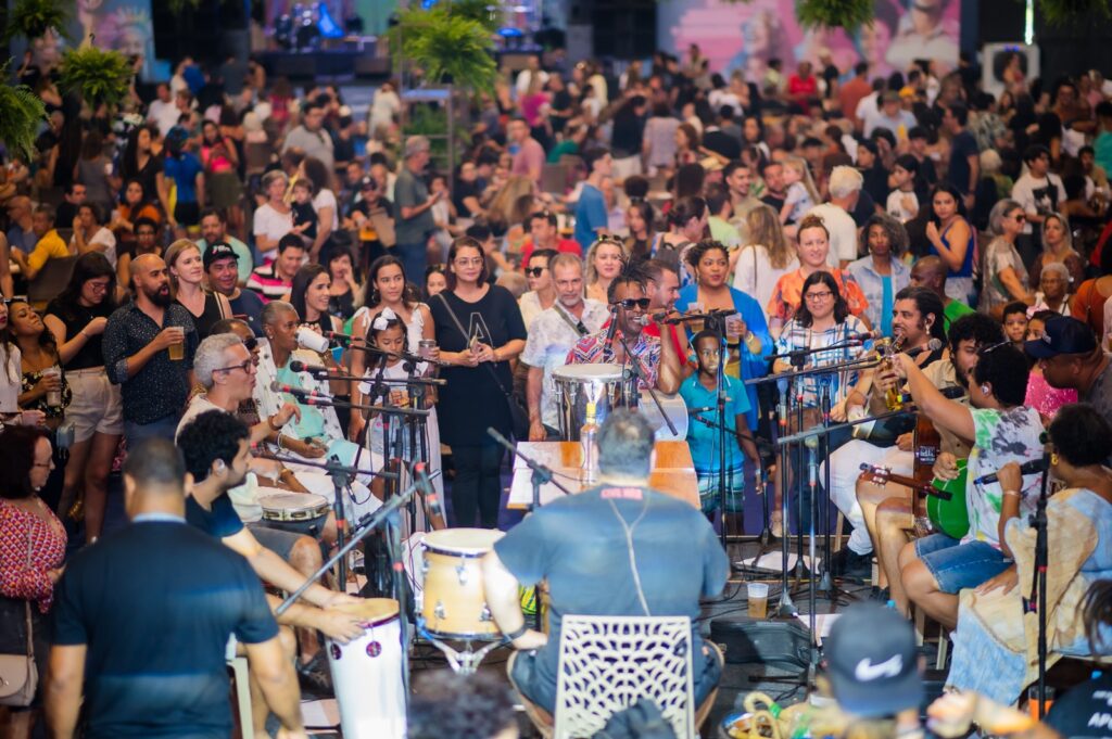 Roda de samba na Feira dos Municípios